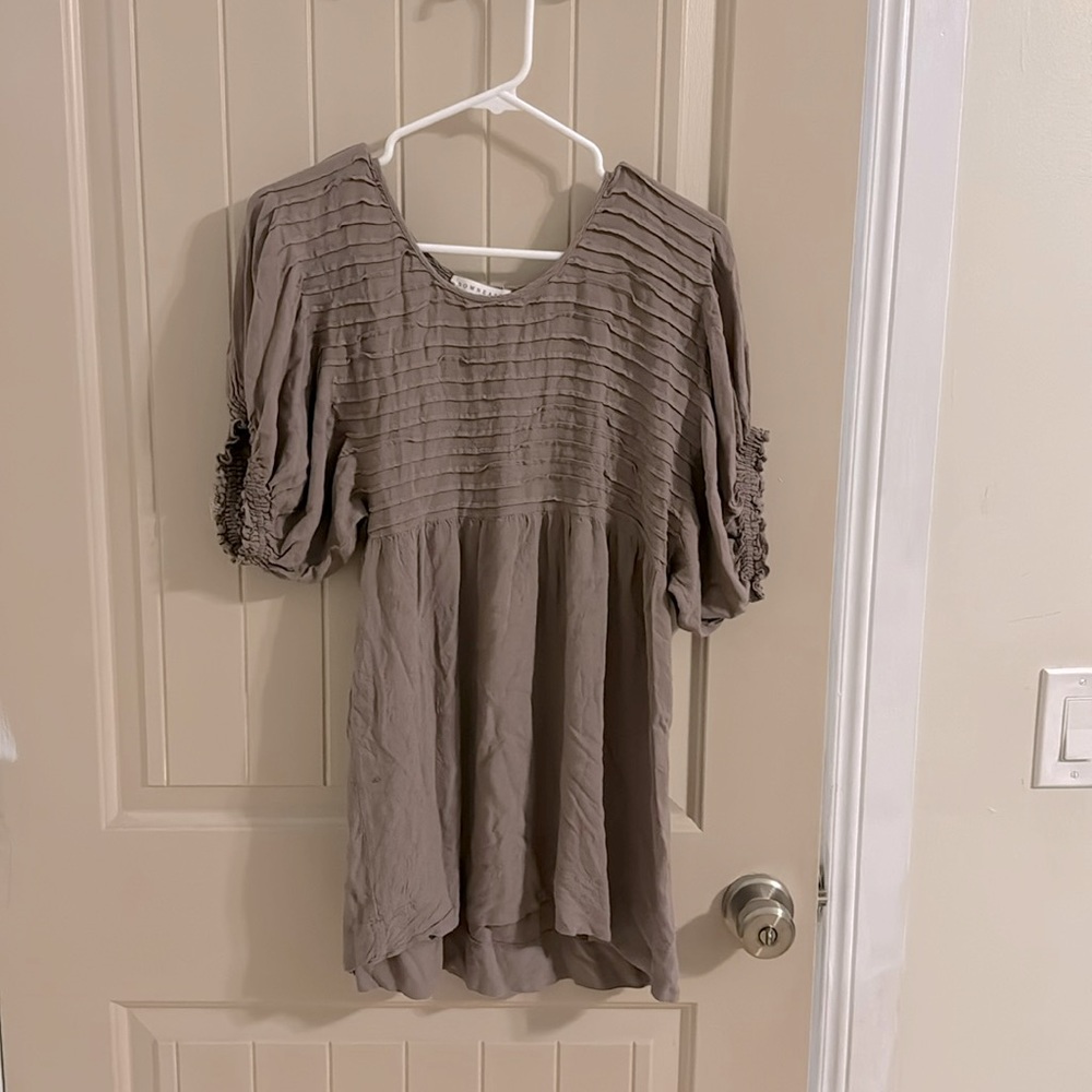 Short sleeve light pink shirt